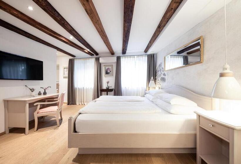 Boutique Hotel Zum Rosenbaum