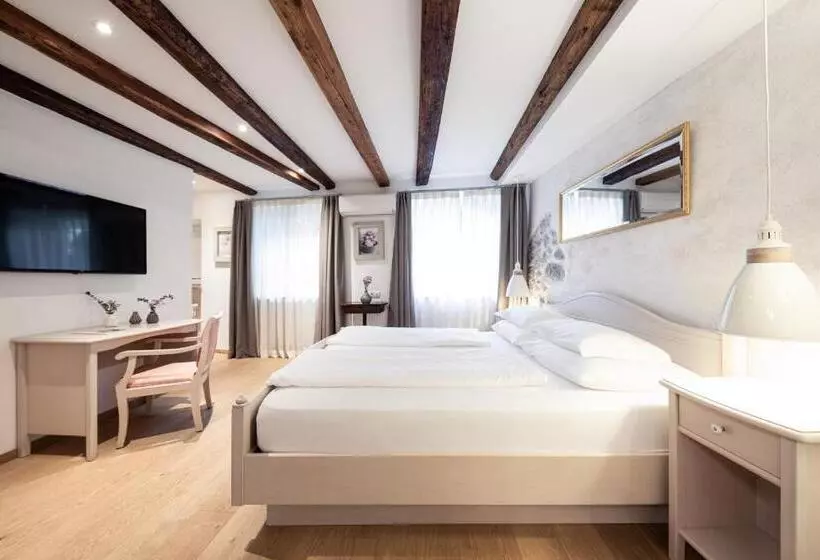 Boutique Hotel Zum Rosenbaum