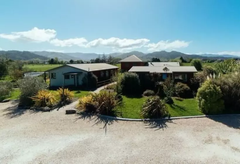 Hotelli Eden's Edge Lodge