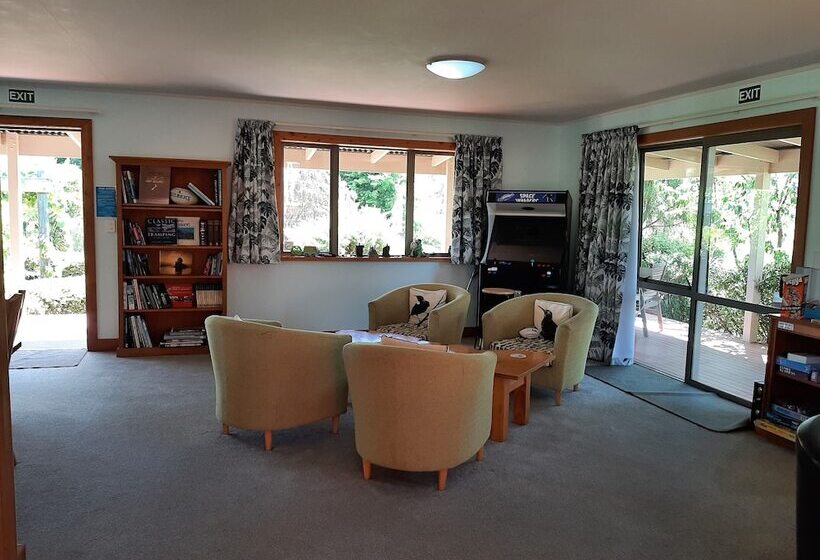 Hotel Eden's Edge Lodge