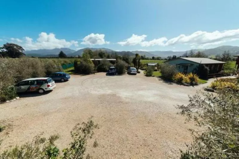 Hotelli Eden's Edge Lodge