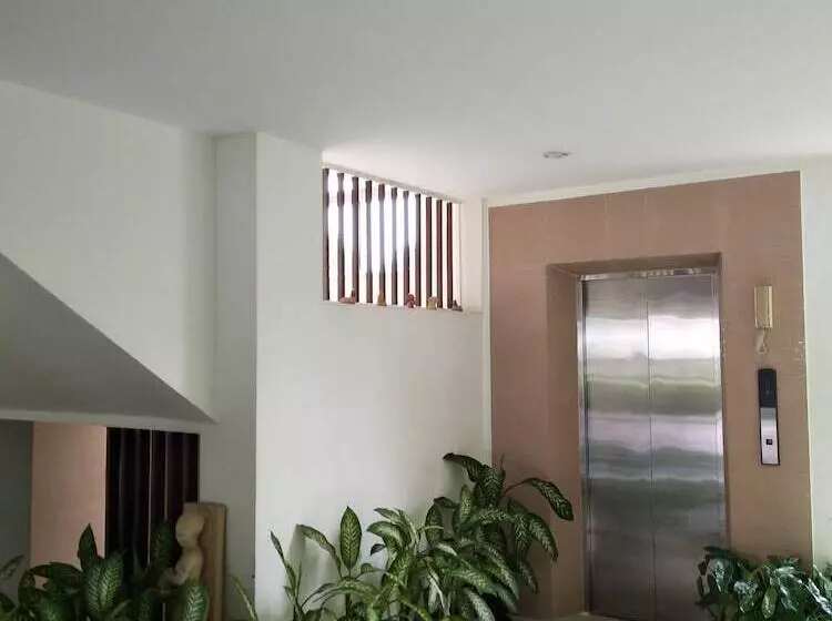 هتل P. Place Service Residence