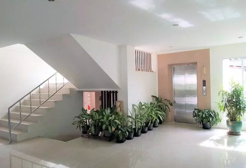 هتل P. Place Service Residence