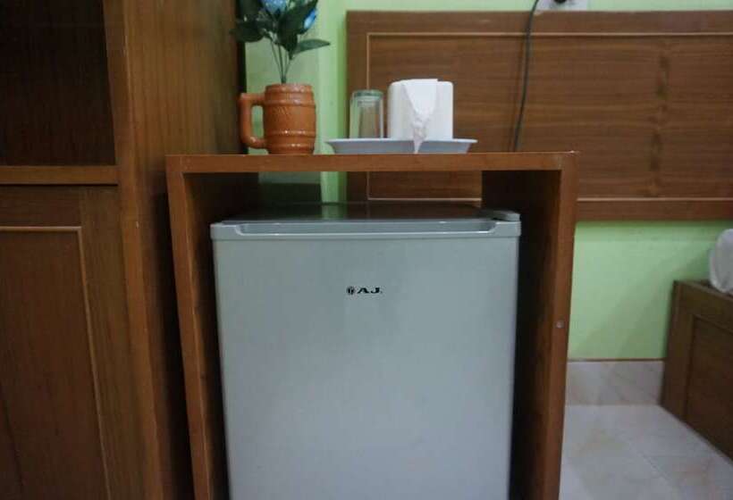 בית מלון כפרי Thumneab Guesthouse