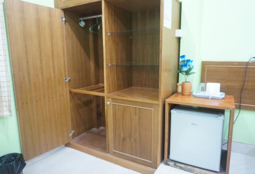 בית מלון כפרי Thumneab Guesthouse