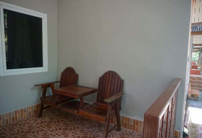 בית מלון כפרי Thumneab Guesthouse