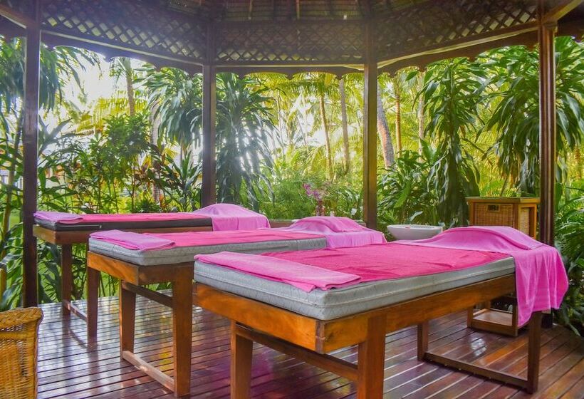 هتل Yoma Cherry Lodge