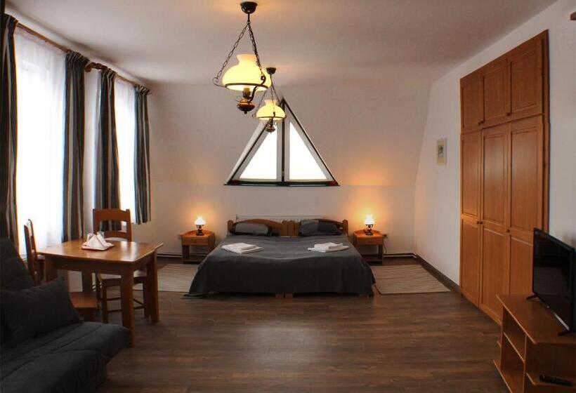 Súgó Panzió Madarasi Hargita