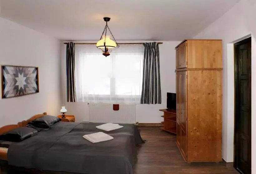 Súgó Panzió Madarasi Hargita