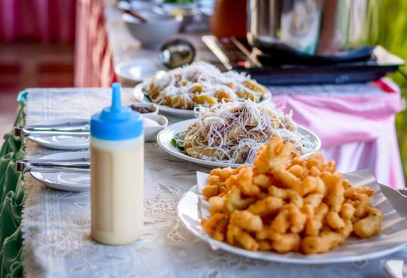 Hotel Phu Chom Mork Resort