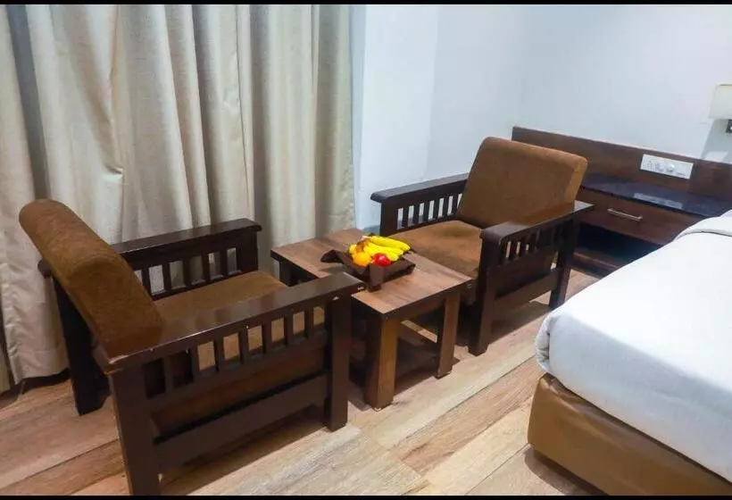 Hotelli The Byke Suraj Club, Junagadh