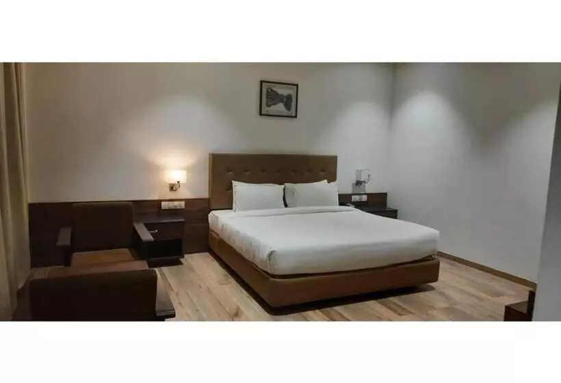 Hotelli The Byke Suraj Club, Junagadh