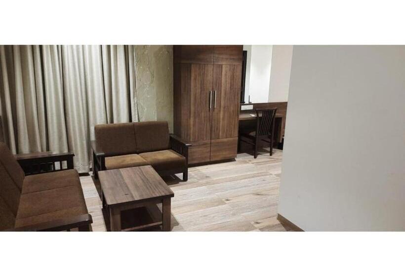 Отель The Byke Suraj Club, Junagadh