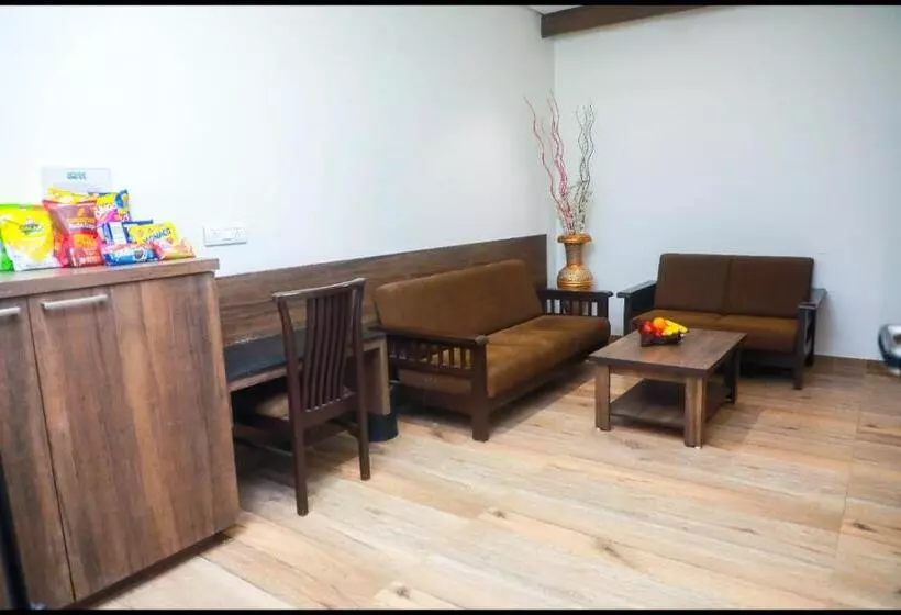 Hotelli The Byke Suraj Club, Junagadh