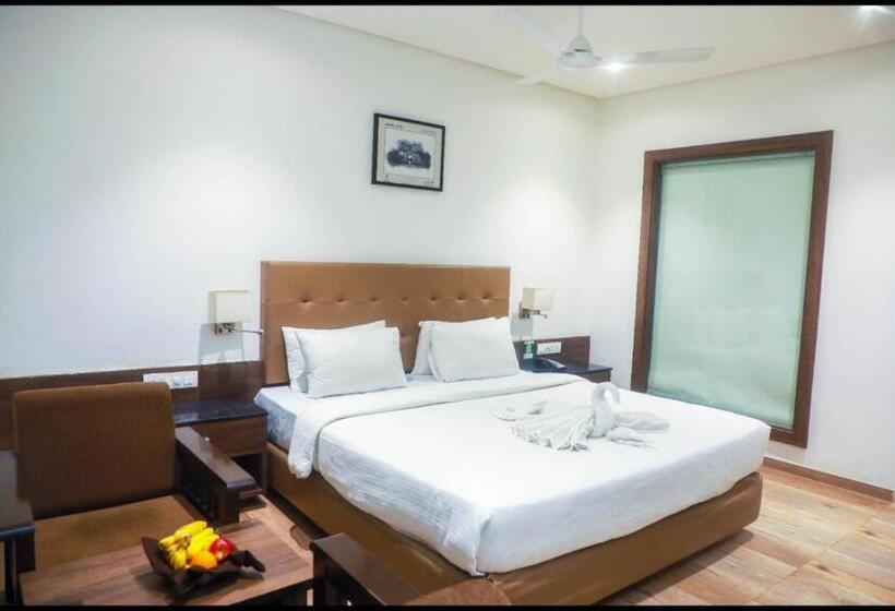 Отель The Byke Suraj Club, Junagadh