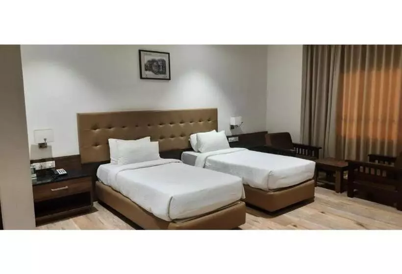 Hotelli The Byke Suraj Club, Junagadh