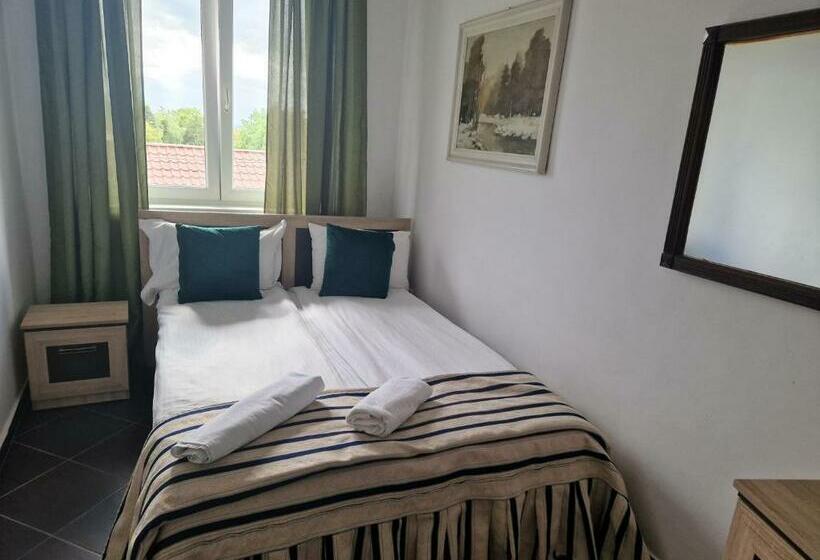 モーテル Korona King