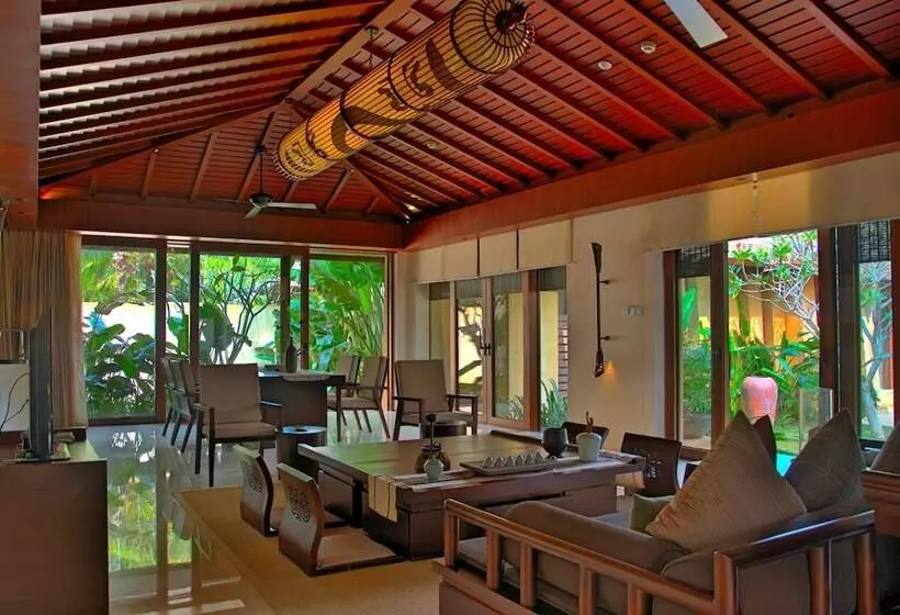 Hotelli Maritime Seclusive Life·perfume Bay