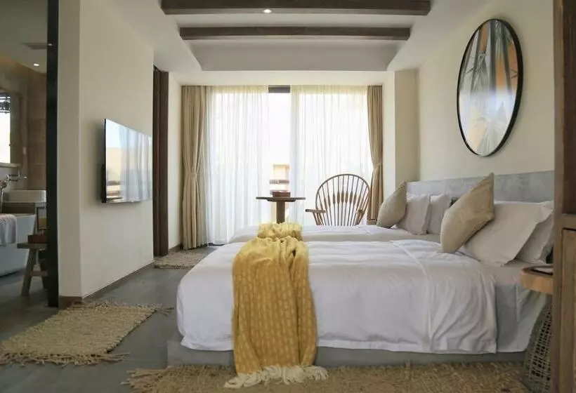 Hotelli Maritime Seclusive Life·perfume Bay