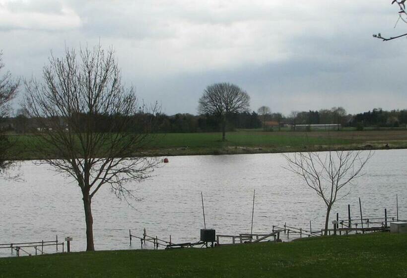 ユースホステル Veerhuys Tante Jet