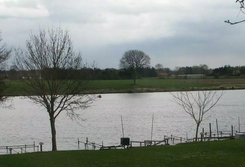 ユースホステル Veerhuys Tante Jet