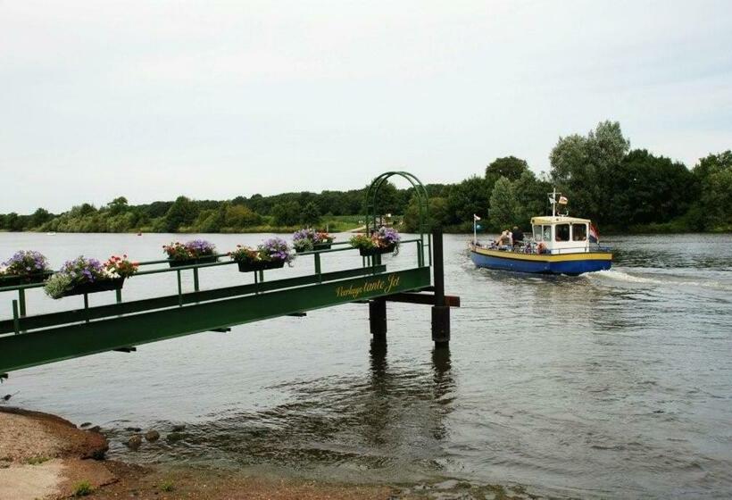 ユースホステル Veerhuys Tante Jet