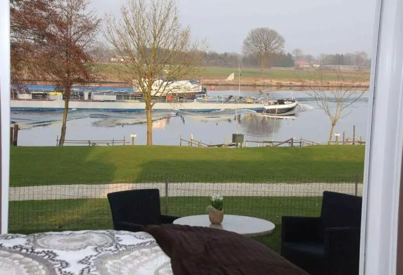 ユースホステル Veerhuys Tante Jet