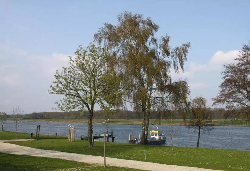 ユースホステル Veerhuys Tante Jet