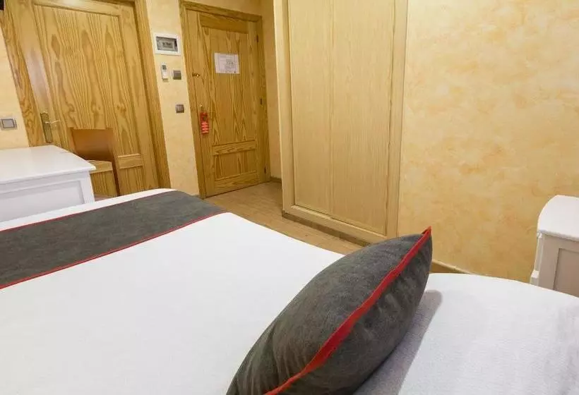 ホテル Los Alamos By Oyo Rooms