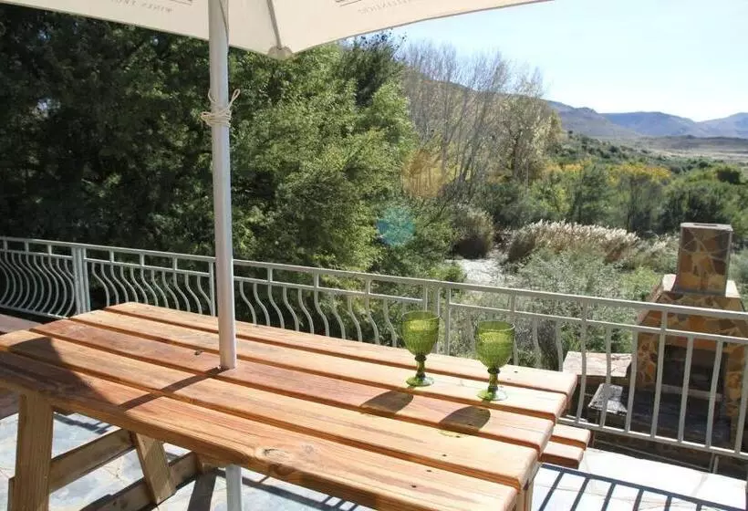 Majatalo Desert Dew Guest House