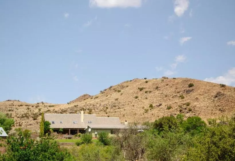 Majatalo Desert Dew Guest House