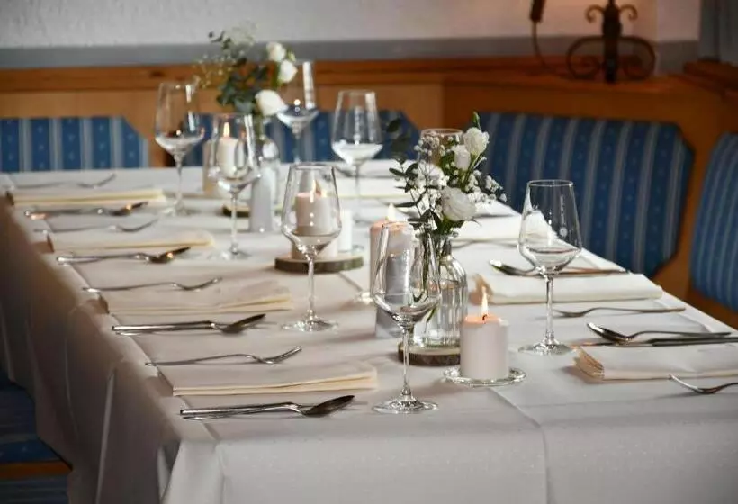 Majatalo Deutsches Haus Hotel Restaurant Gastwirtschaft Biergarten Am Radweg Bermuthshain