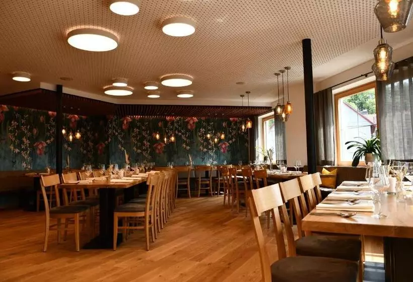 Majatalo Deutsches Haus Hotel Restaurant Gastwirtschaft Biergarten Am Radweg Bermuthshain