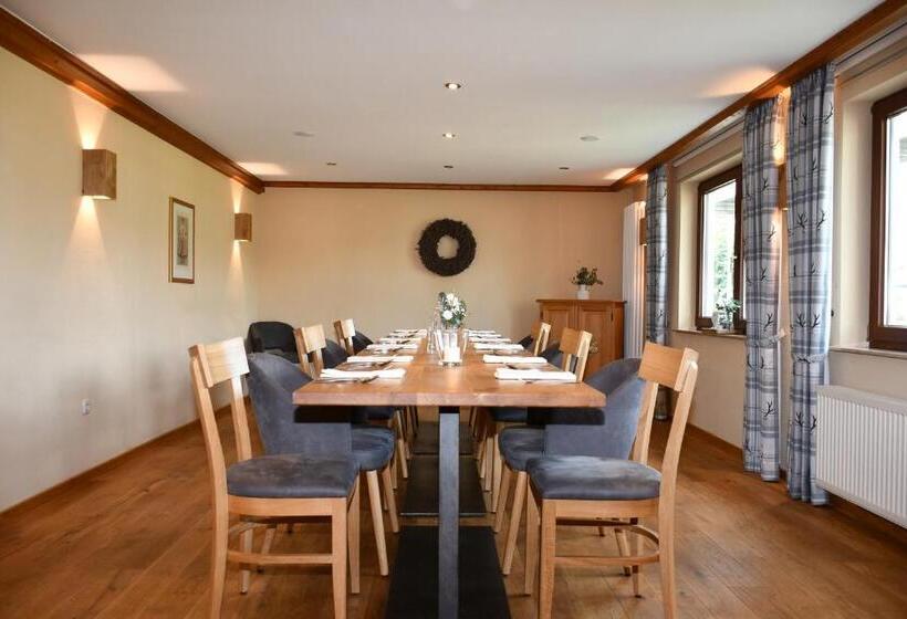 Пансион Deutsches Haus Hotel Restaurant Gastwirtschaft Biergarten Am Radweg Bermuthshain