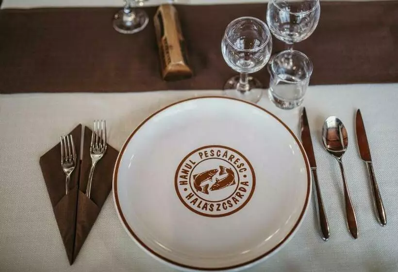 Lomakeskus Complex Turistic Han Pescaresc