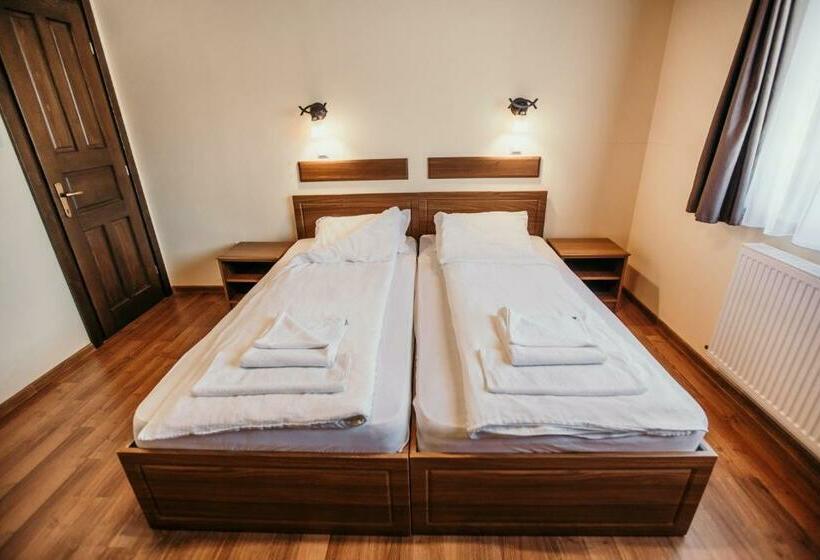 منتجع Complex Turistic Han Pescaresc