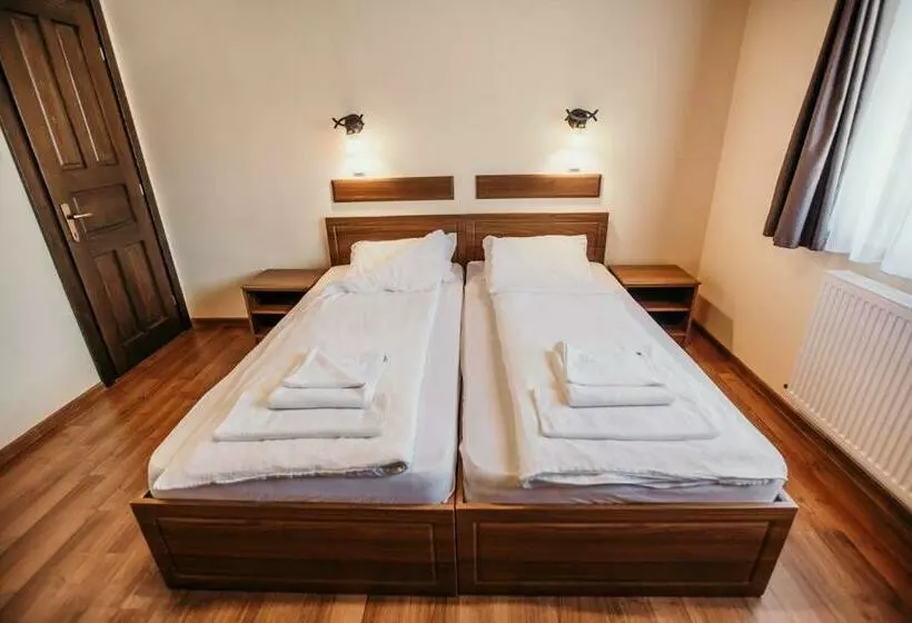 Lomakeskus Complex Turistic Han Pescaresc