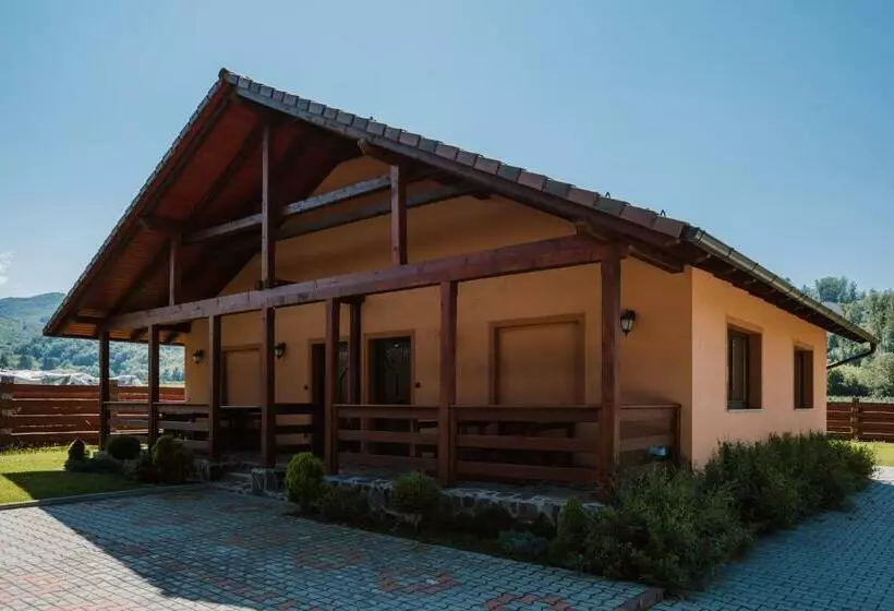 Lomakeskus Complex Turistic Han Pescaresc