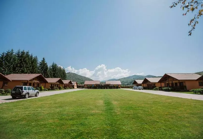 Lomakeskus Complex Turistic Han Pescaresc