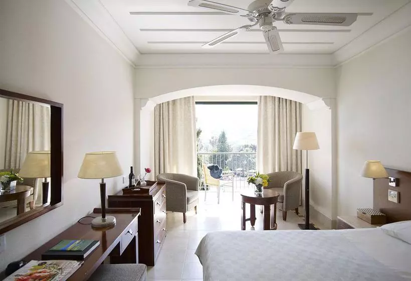 Columbia Beachotel Pissouri