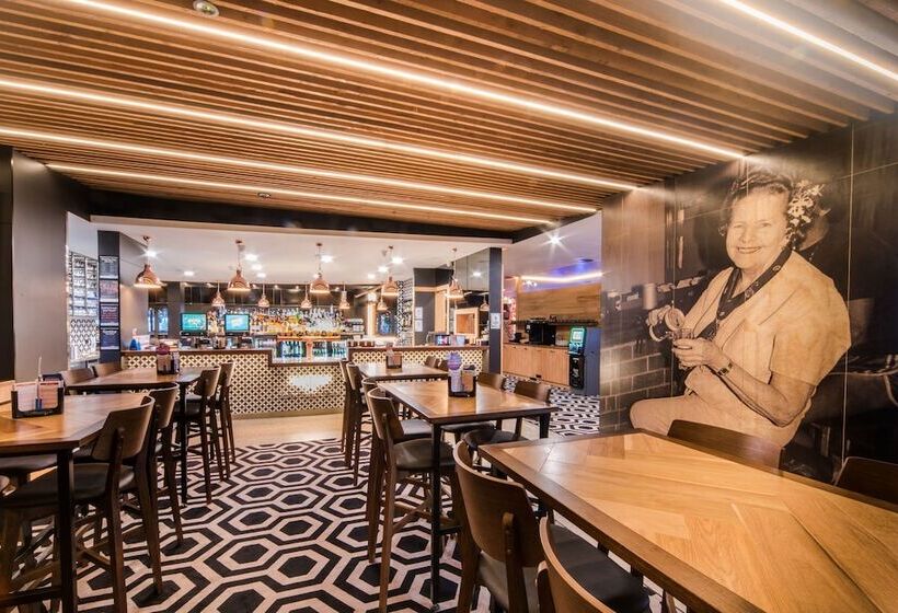 فندق Airlie Beach