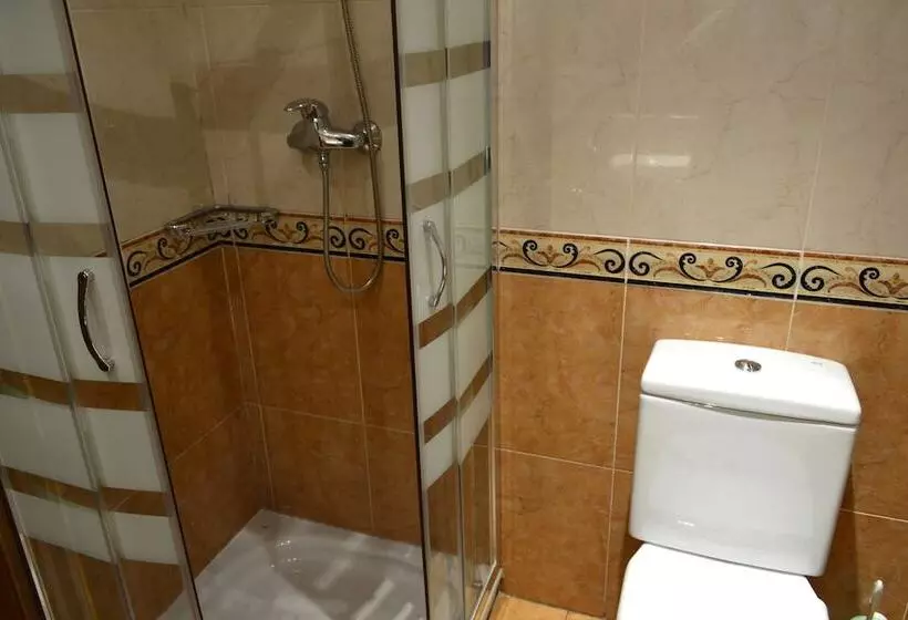 هتل Alda Estación Oviedo