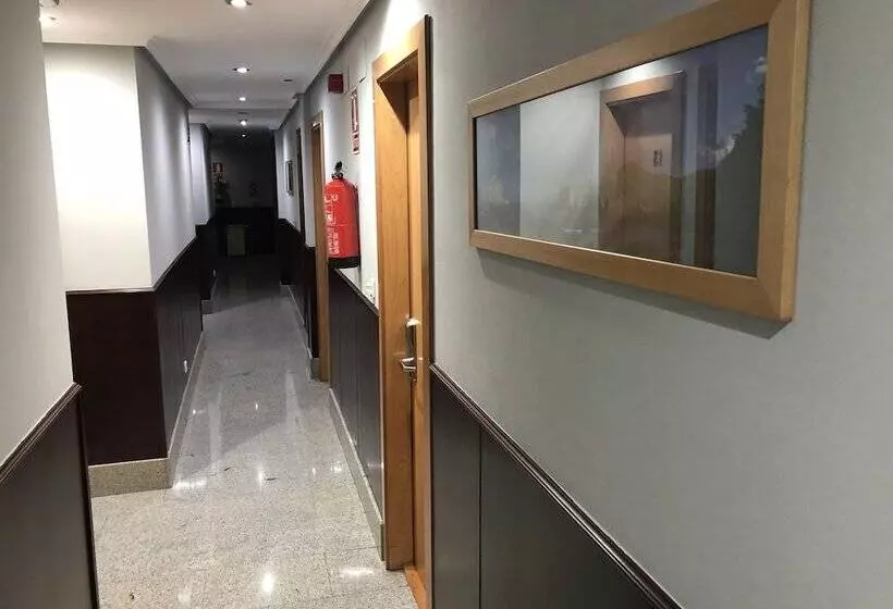 هتل Alda Estación Oviedo