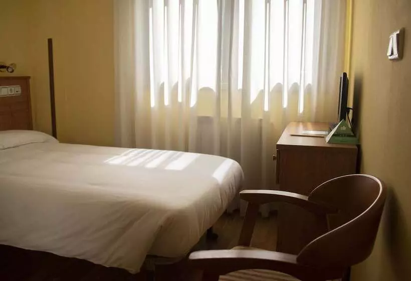 هتل Alda Estación Oviedo