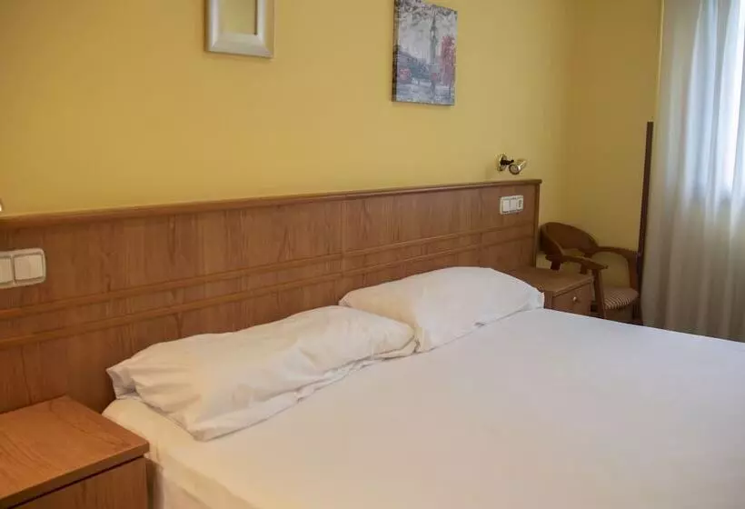 هتل Alda Estación Oviedo