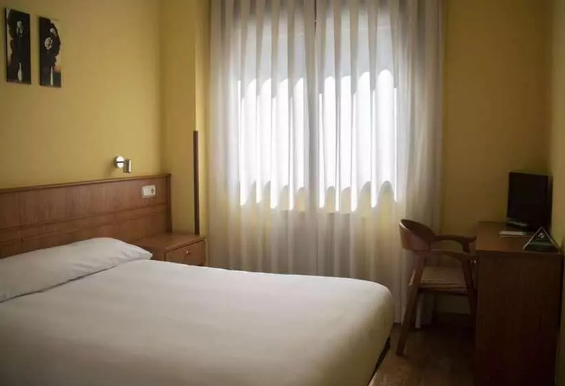 هتل Alda Estación Oviedo