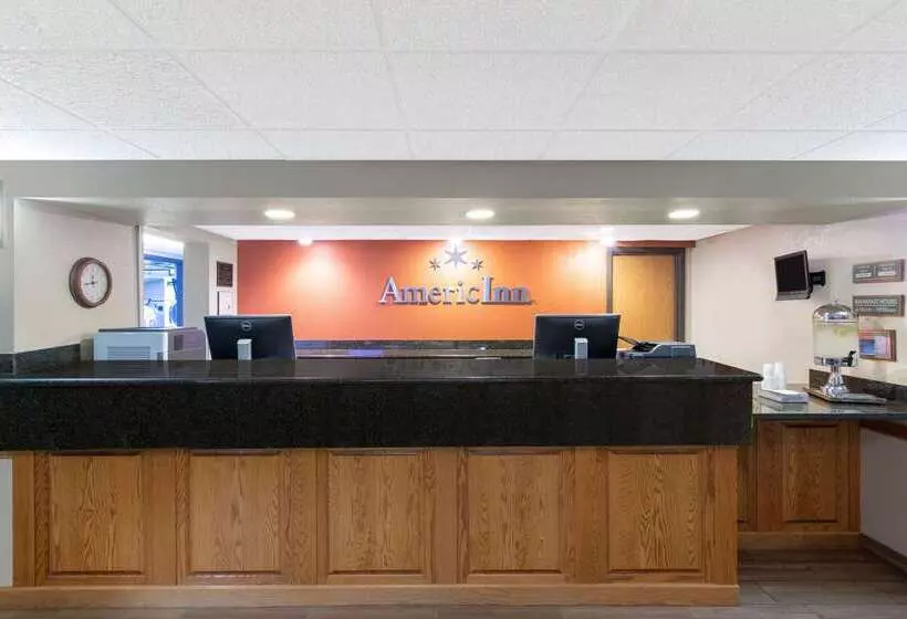 هتل Spark By Hilton Cedar Falls