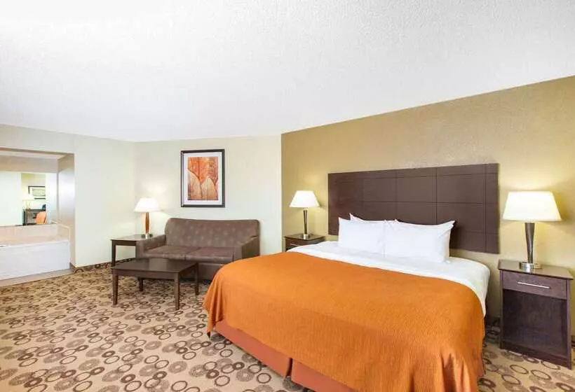 هتل Spark By Hilton Cedar Falls