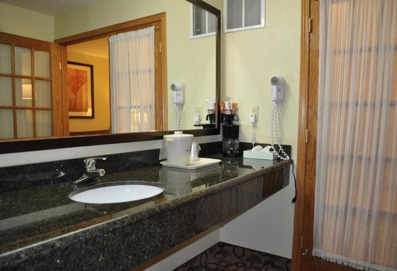 فندق Spark By Hilton Cedar Falls