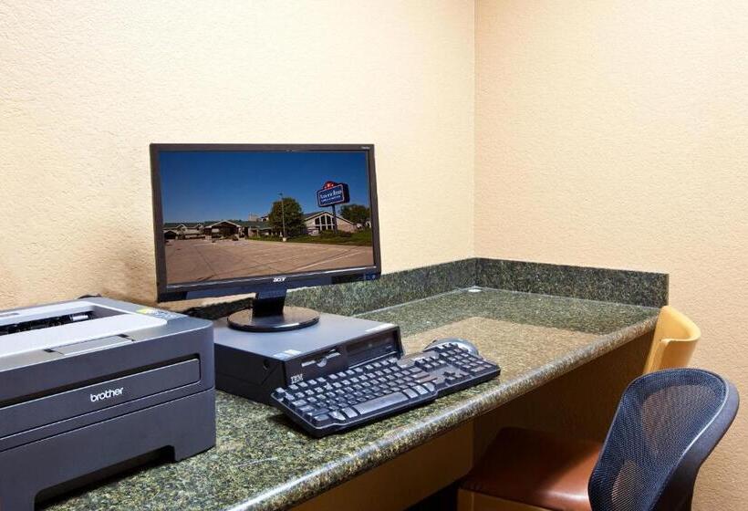 فندق Spark By Hilton Cedar Falls